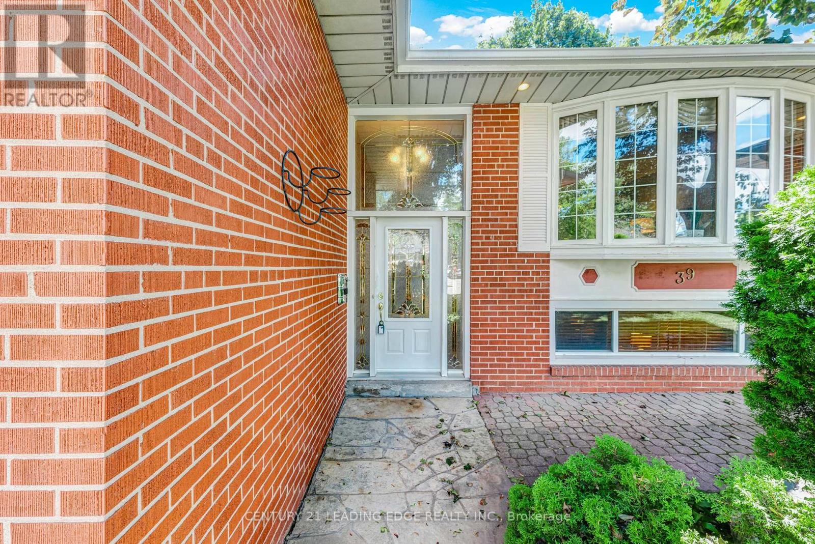 39 WANTANOPA CRESCENT - 5