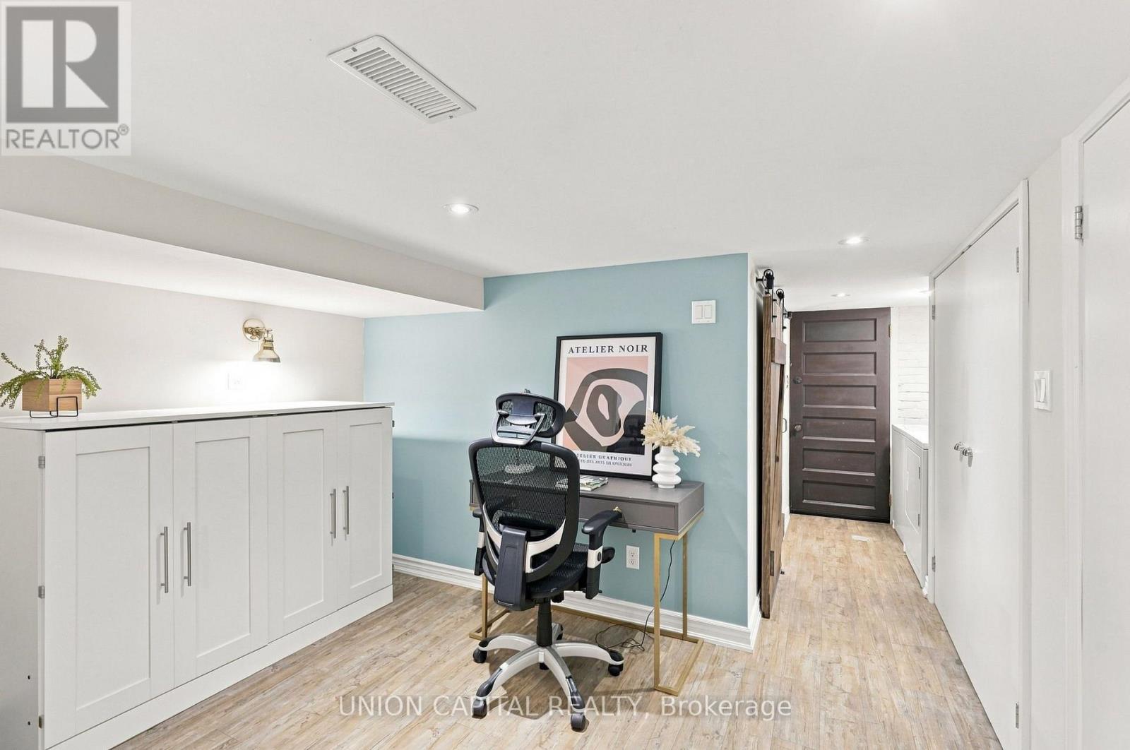 72 ROBBINS AVENUE - 20