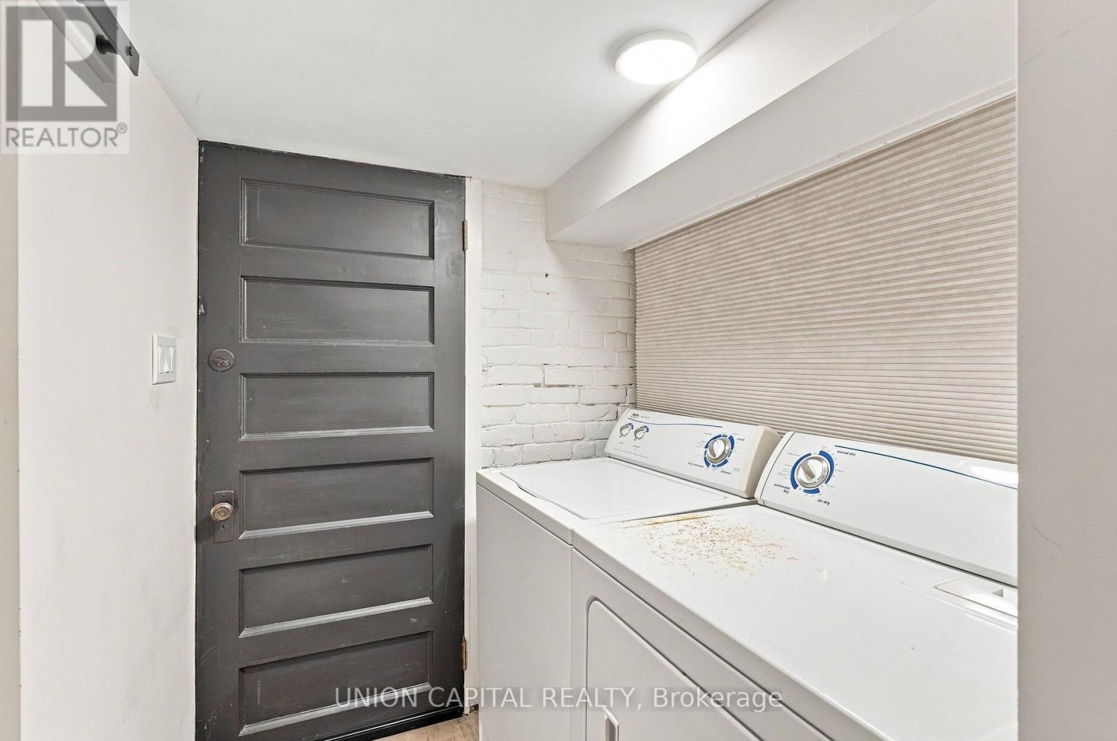 72 ROBBINS AVENUE - 21