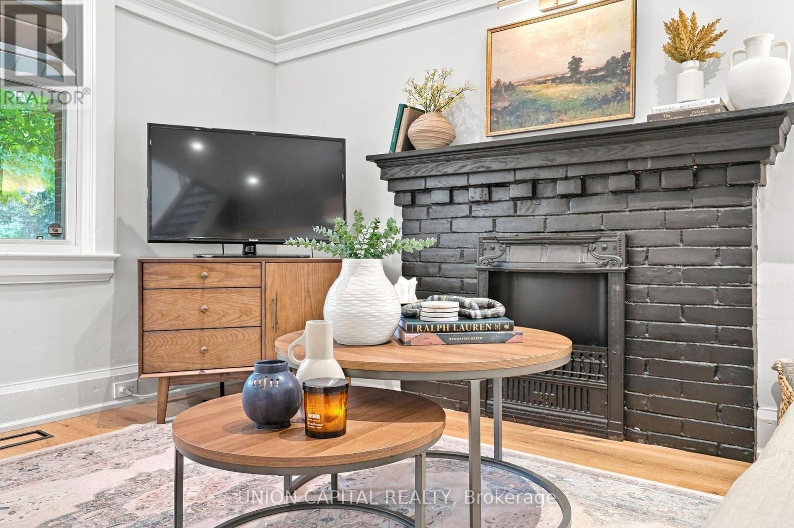 72 ROBBINS AVENUE - 6
