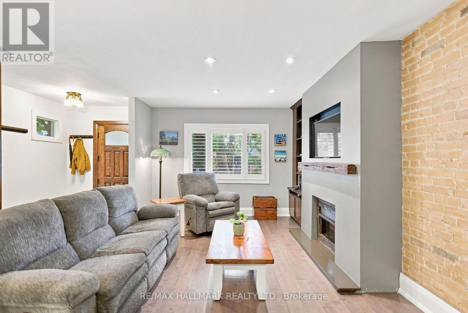 1 GLENMOUNT PARK ROAD - 15