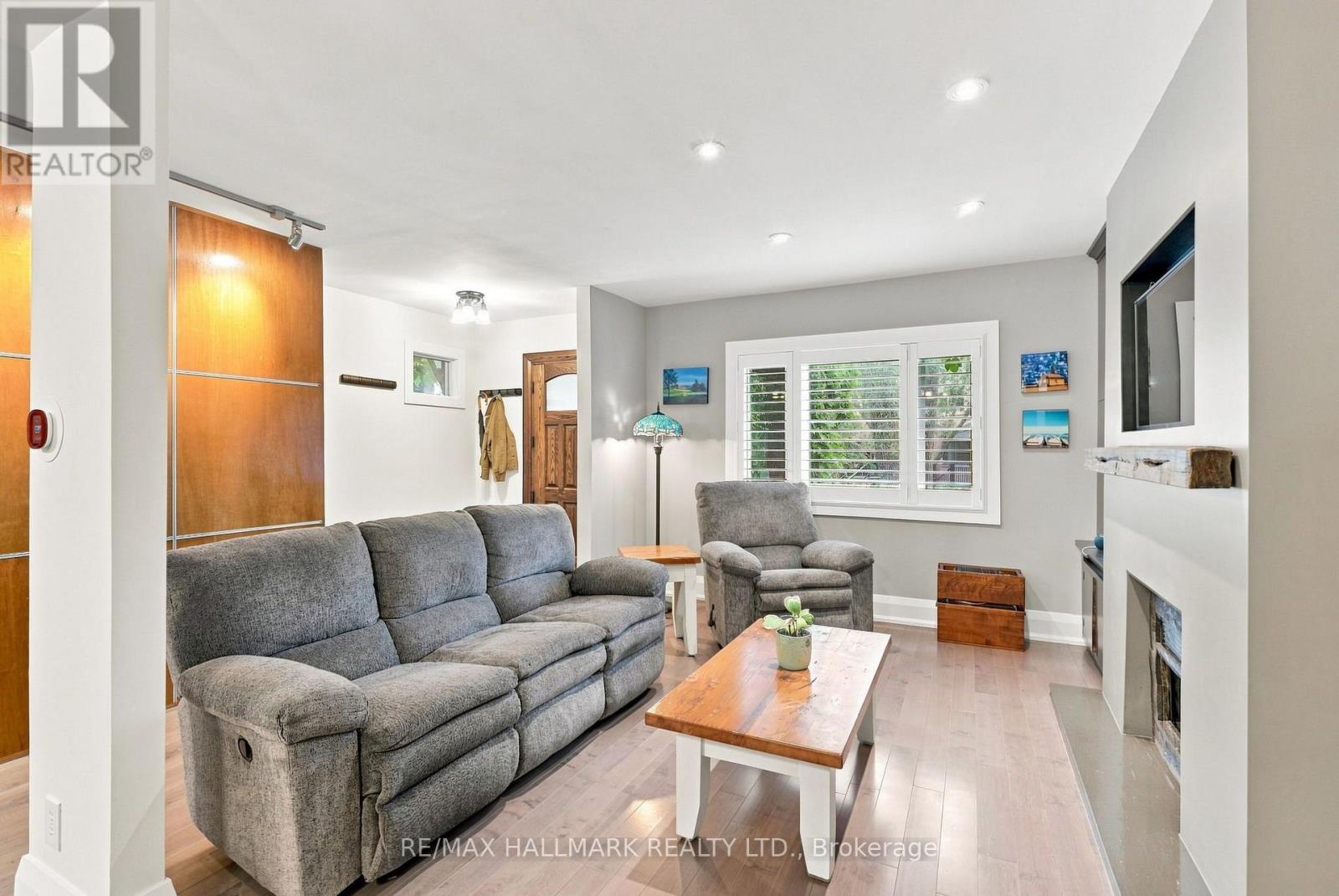 1 GLENMOUNT PARK ROAD - 16