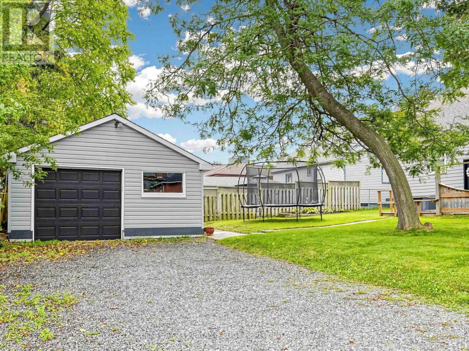 177 PARK ROAD N - 41