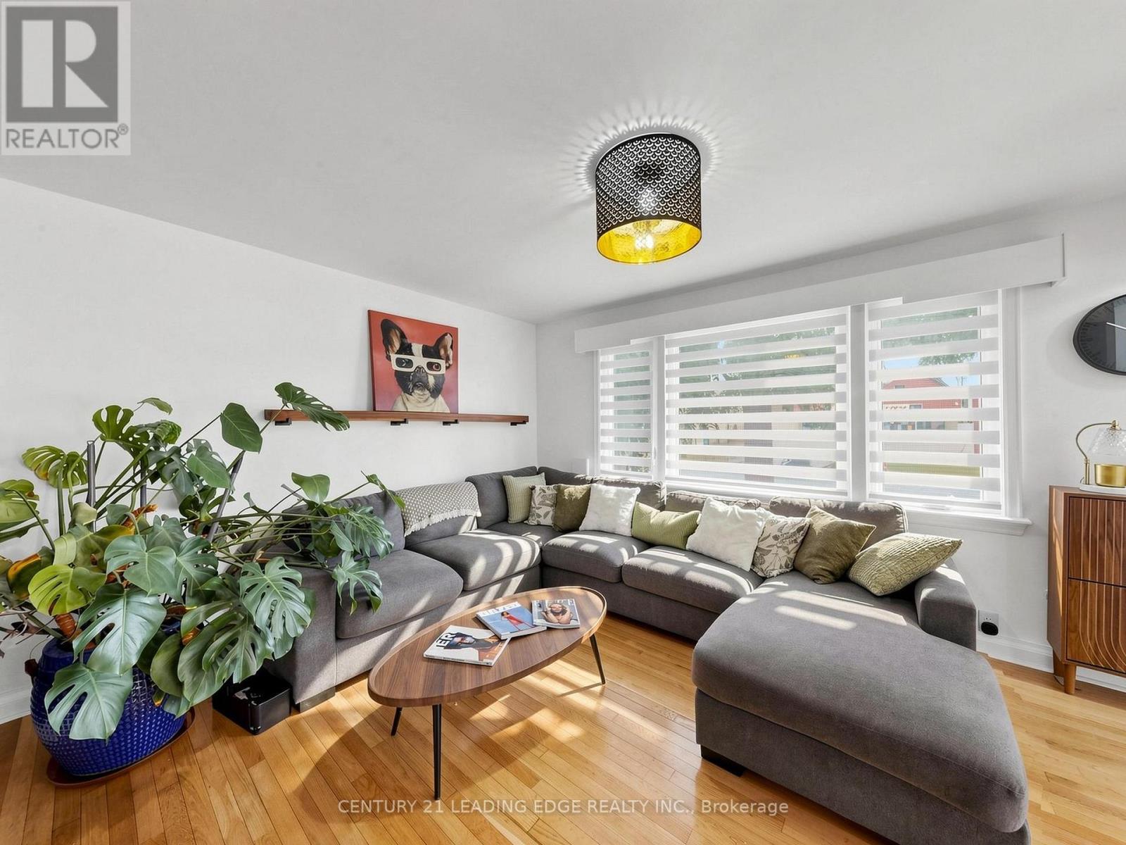 177 PARK ROAD N - 6