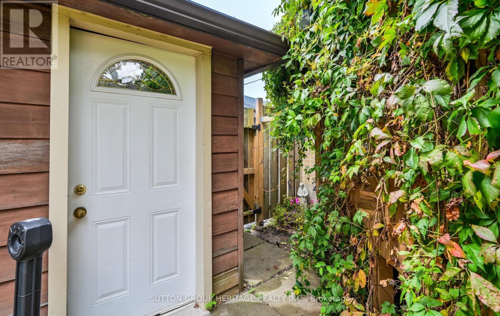 1020 WARDMAN CRESCENT - 43