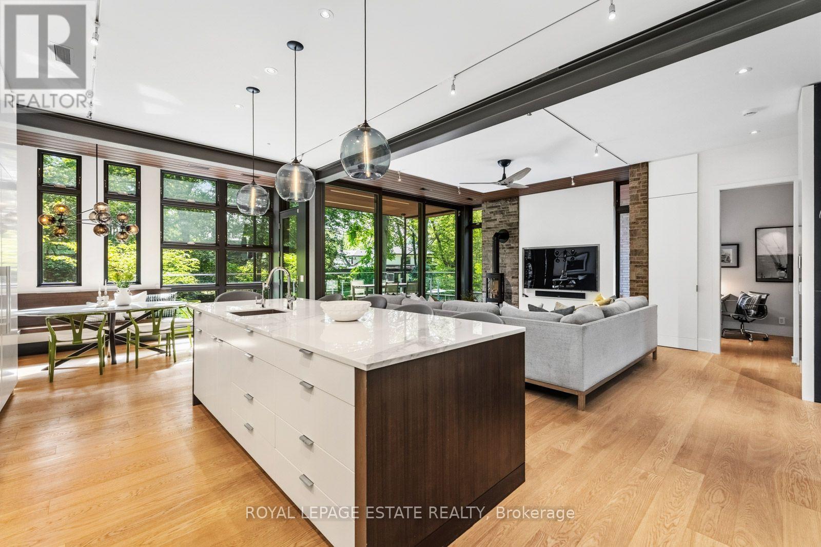 11 PINE CRESCENT - 15