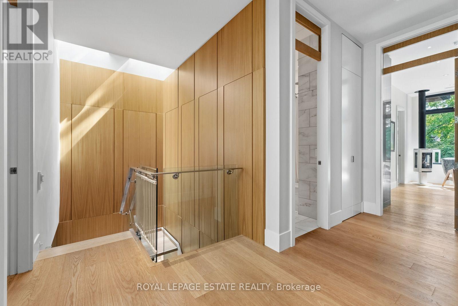 11 PINE CRESCENT - 26