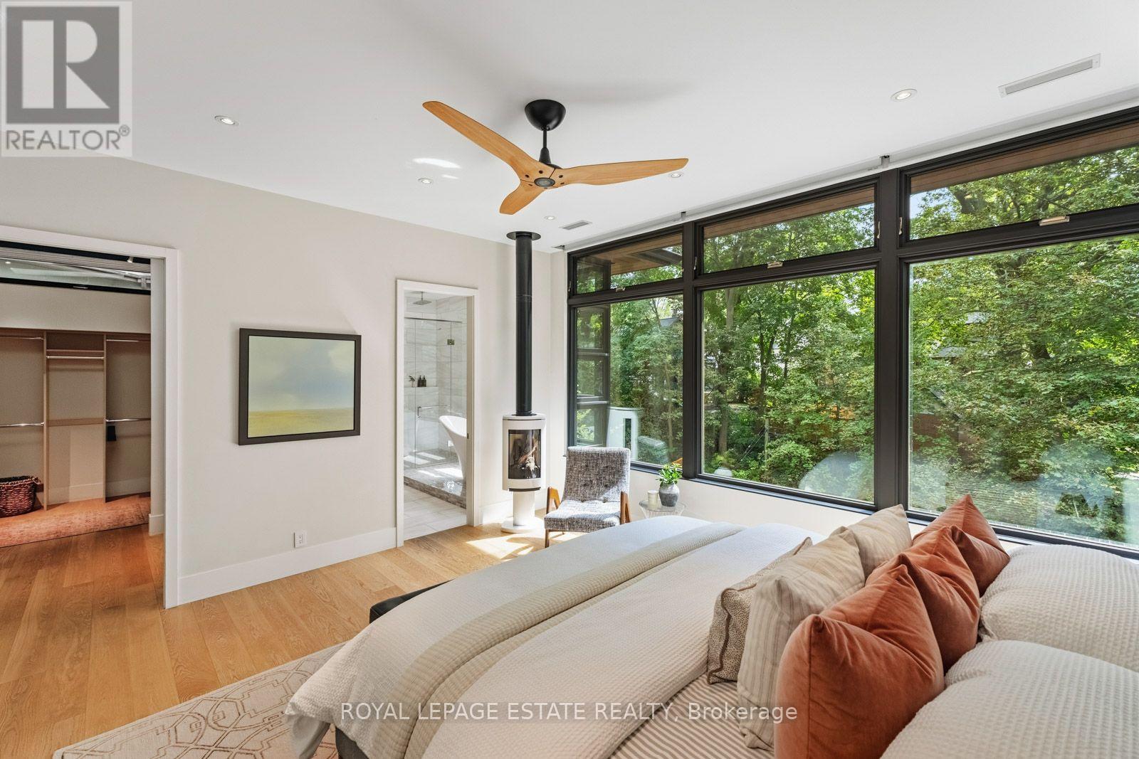 11 PINE CRESCENT - 28