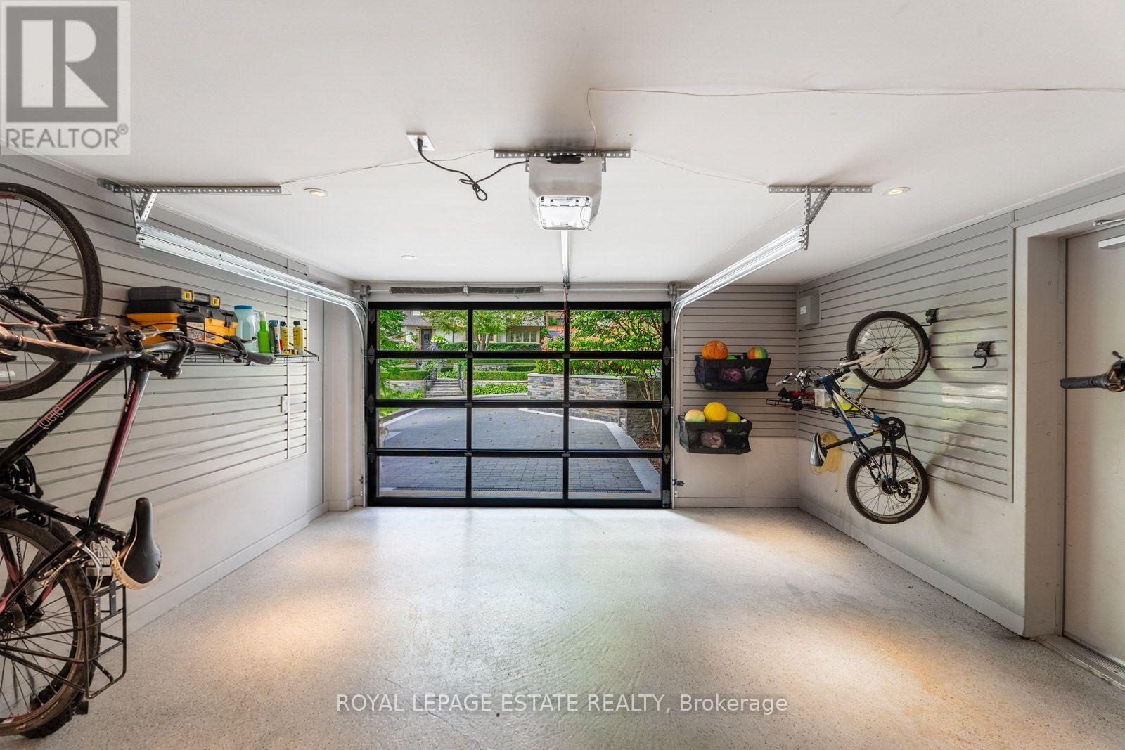 11 PINE CRESCENT - 42