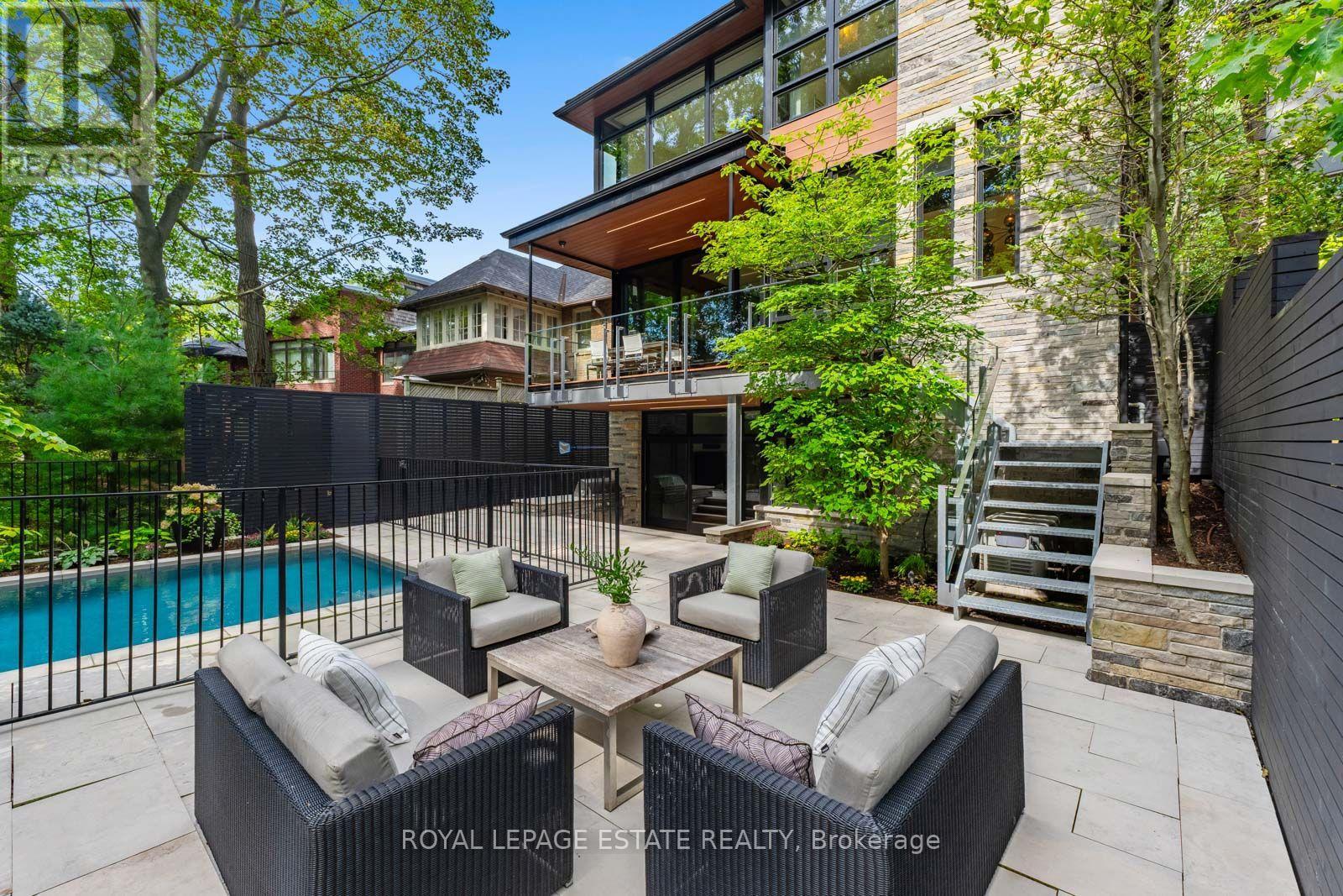 11 PINE CRESCENT - 45
