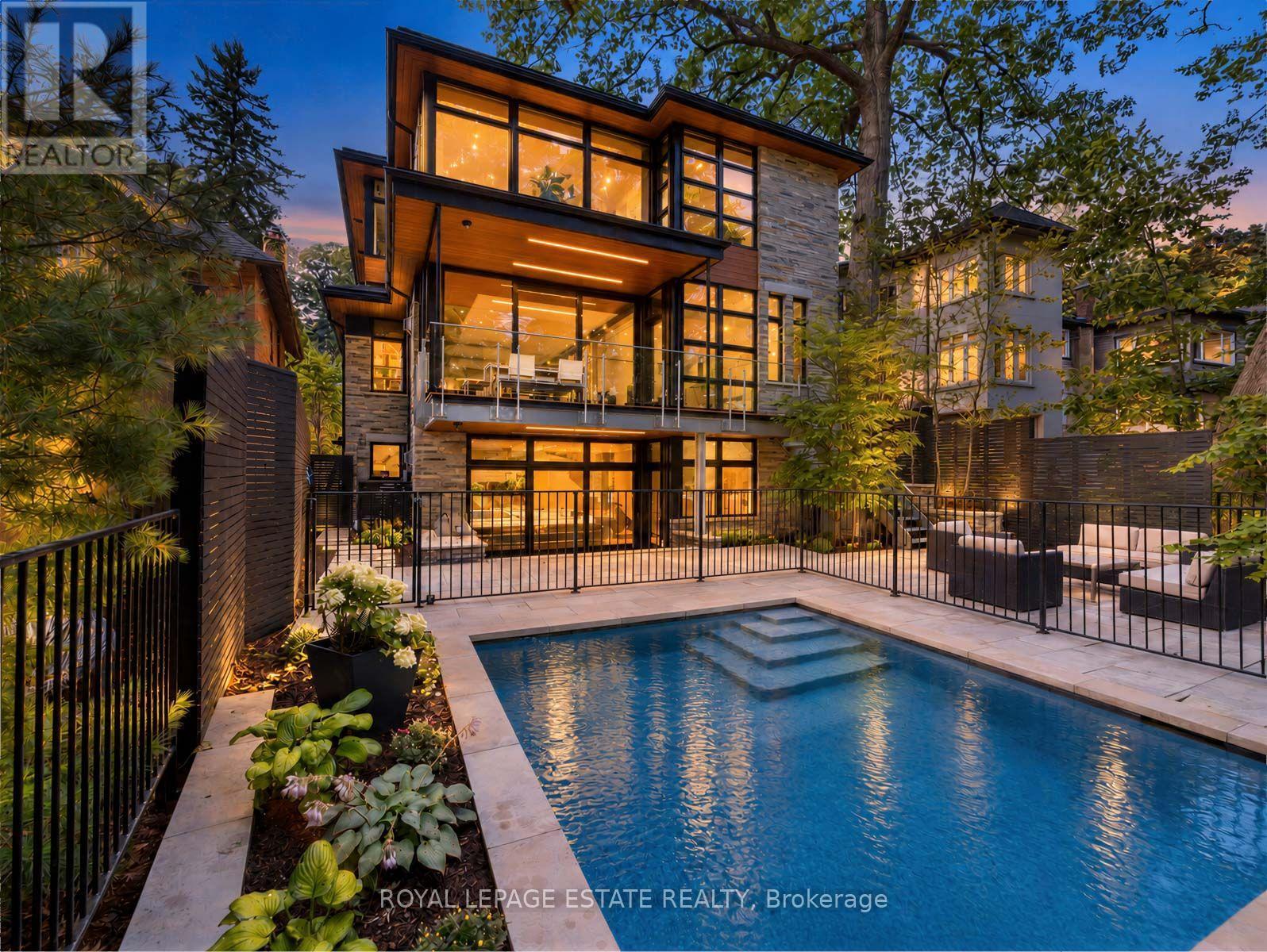 11 PINE CRESCENT - 49