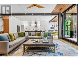 11 Pine Crescent, Toronto, ON M4E1L1 Photo 19