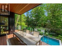 11 Pine Crescent, Toronto, ON M4E1L1 Photo 24