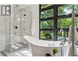 11 Pine Crescent, Toronto, ON M4E1L1 Photo 29