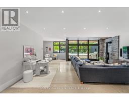 11 Pine Crescent, Toronto, ON M4E1L1 Photo 38