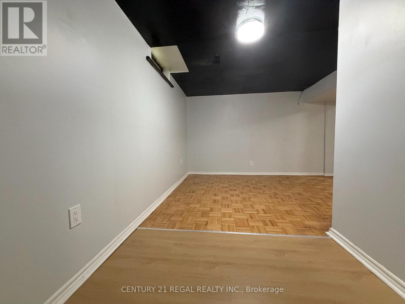 67 FULTON CRESCENT - Image 33