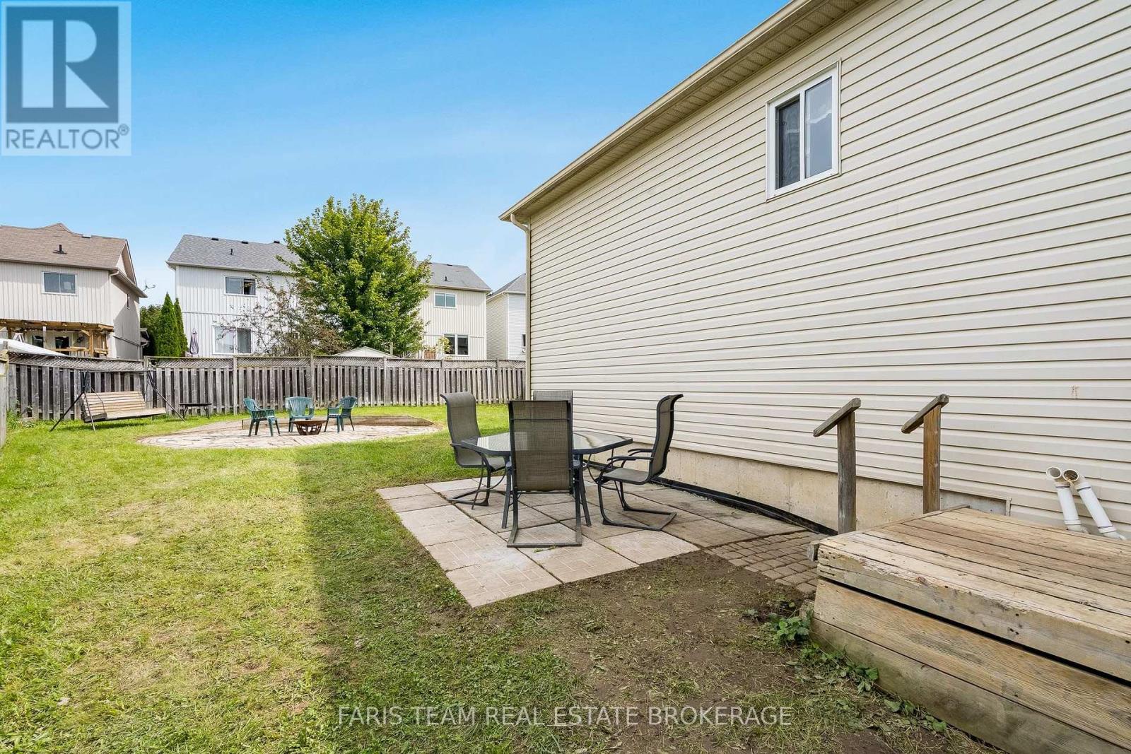 782 GREENWOOD CRESCENT - 32