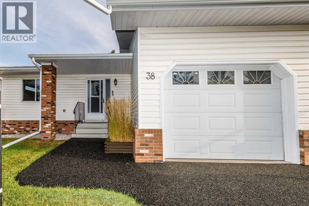 38, 2821 Botterill Crescent, Red Deer — photo 4
