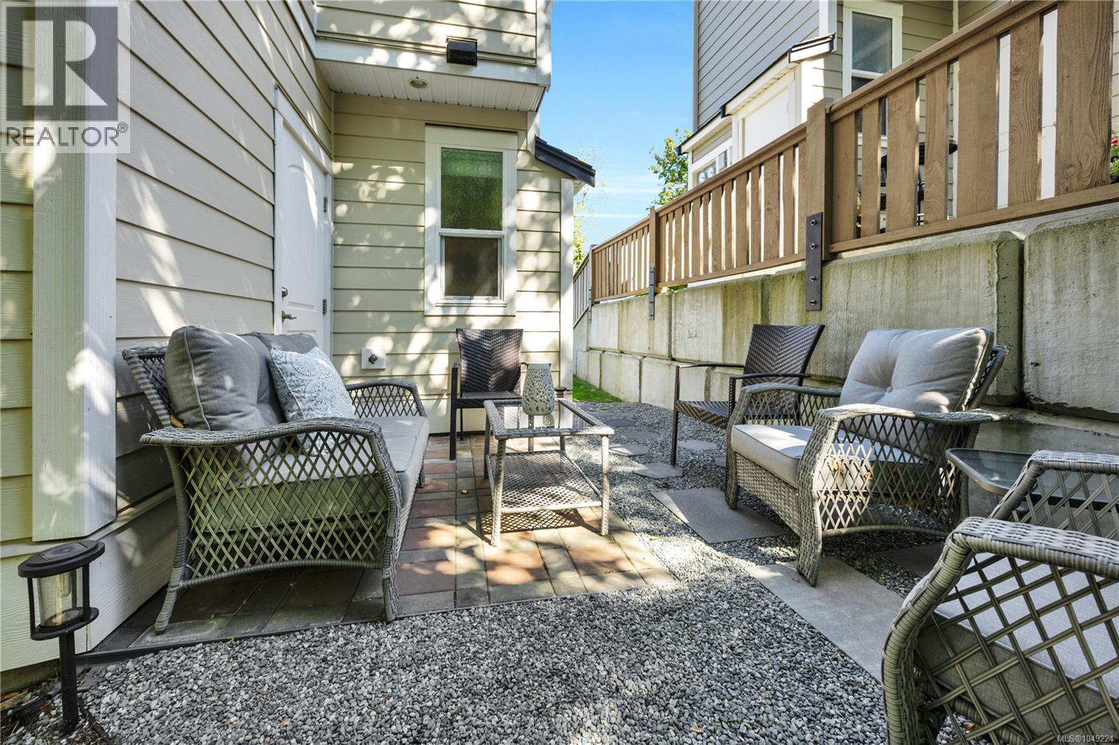 #2 6119 Glacier Way - 31