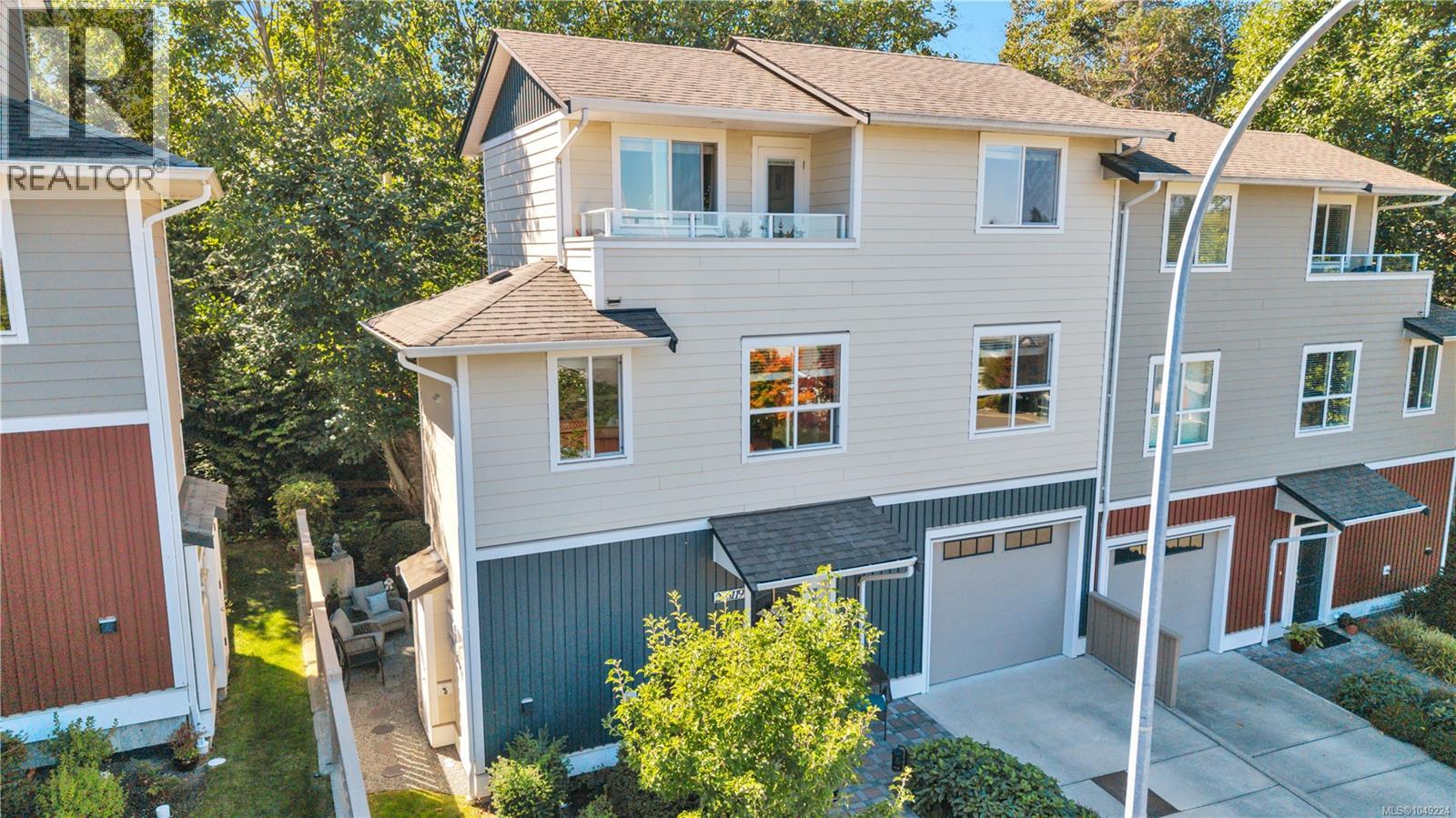#2 6119 Glacier Way - 37