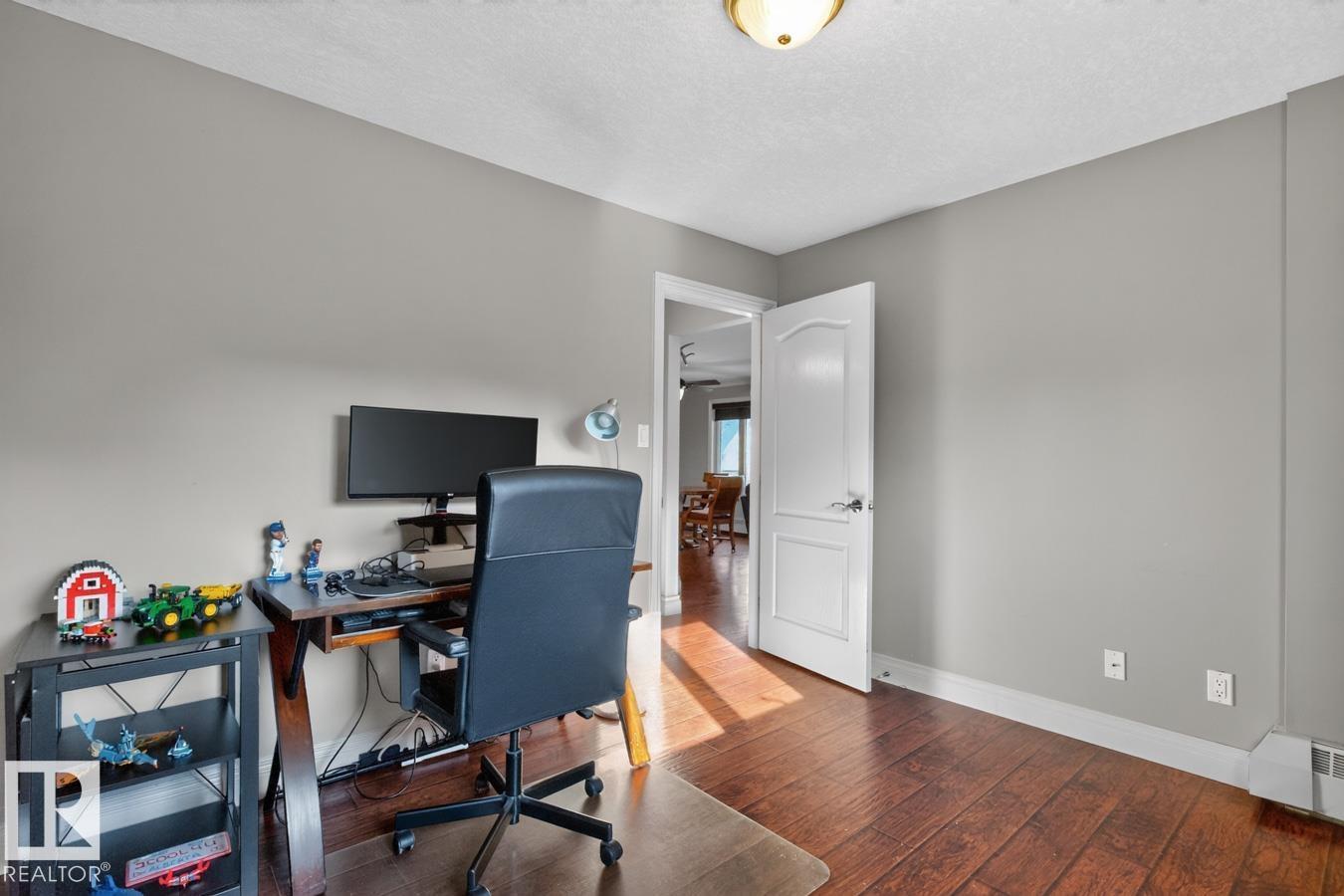 #52 9908 80 AV NW - 23