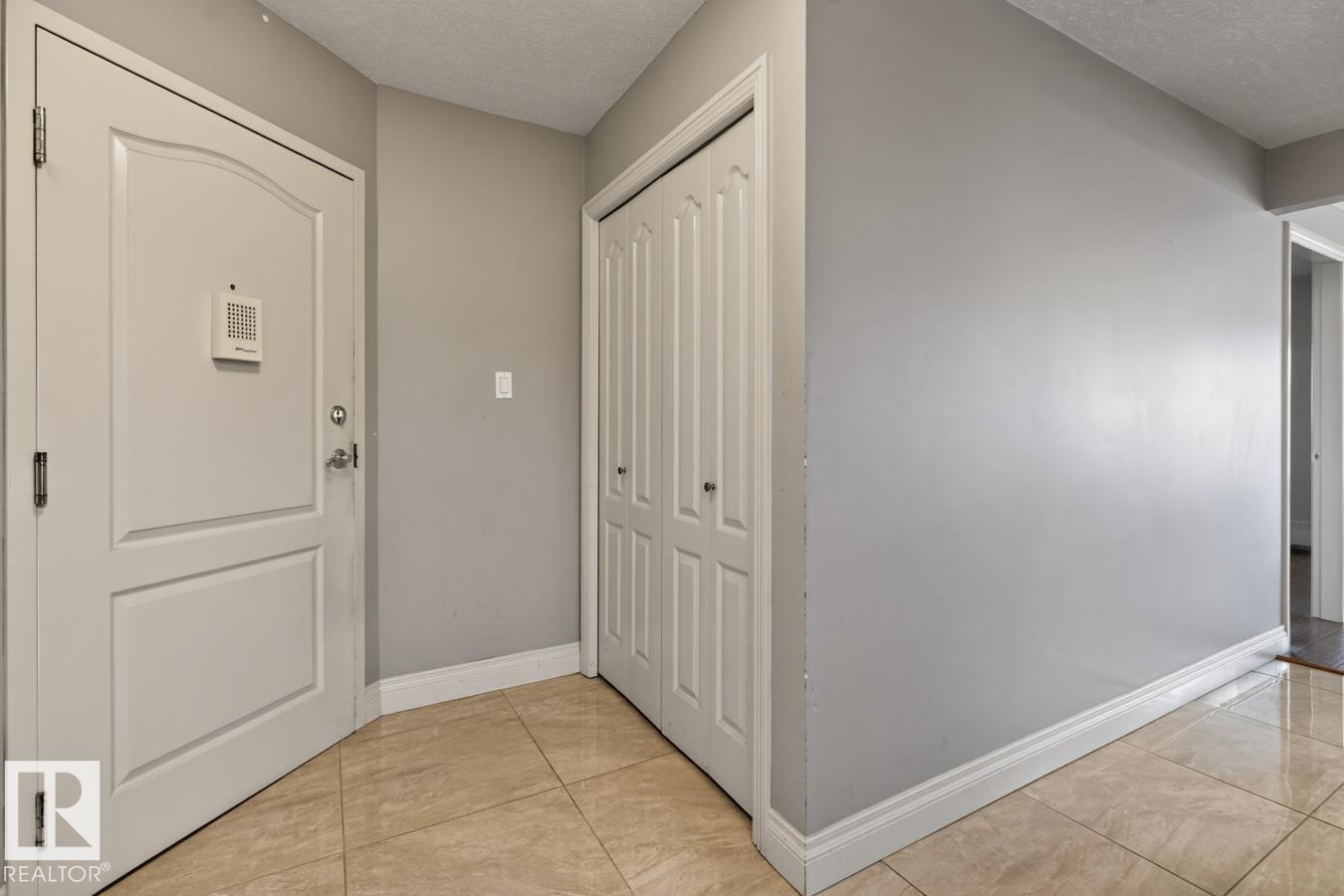 #52 9908 80 AV NW - 5