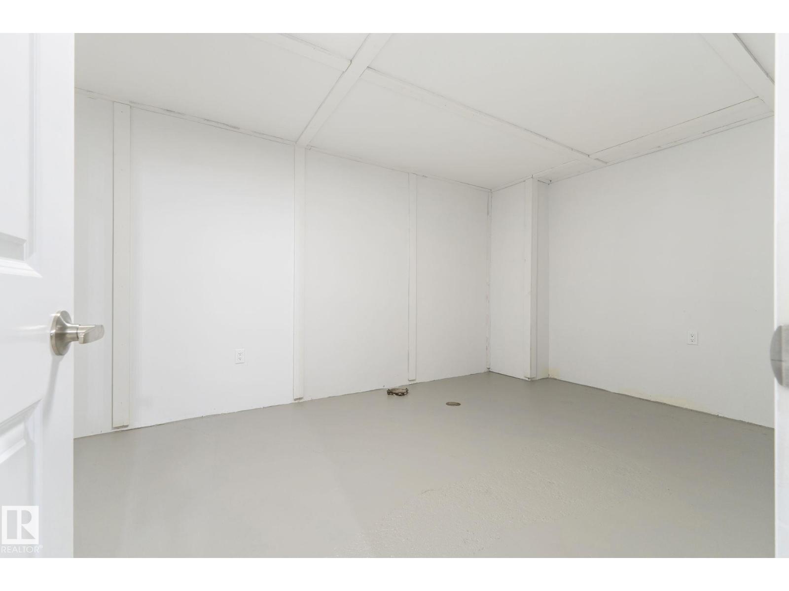 14715 62 ST NW - 42