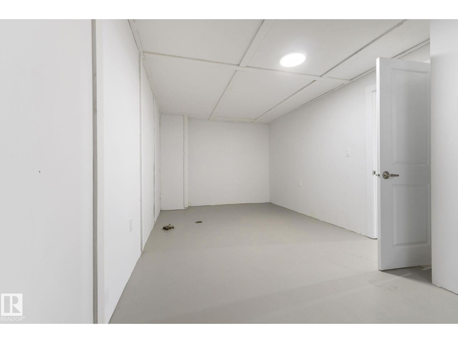 14715 62 ST NW - 45