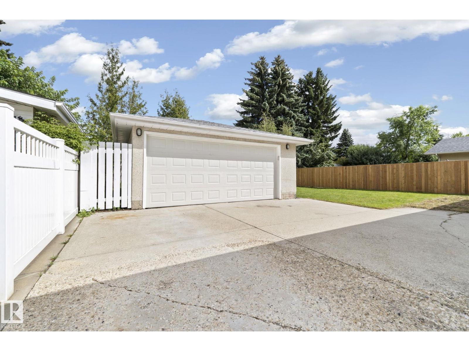 14715 62 ST NW - 56