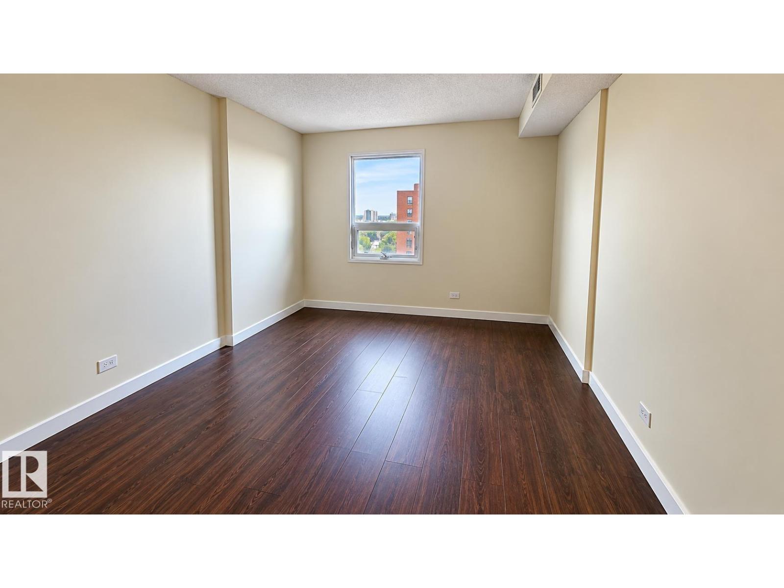#1007 10140 120 ST NW - 18