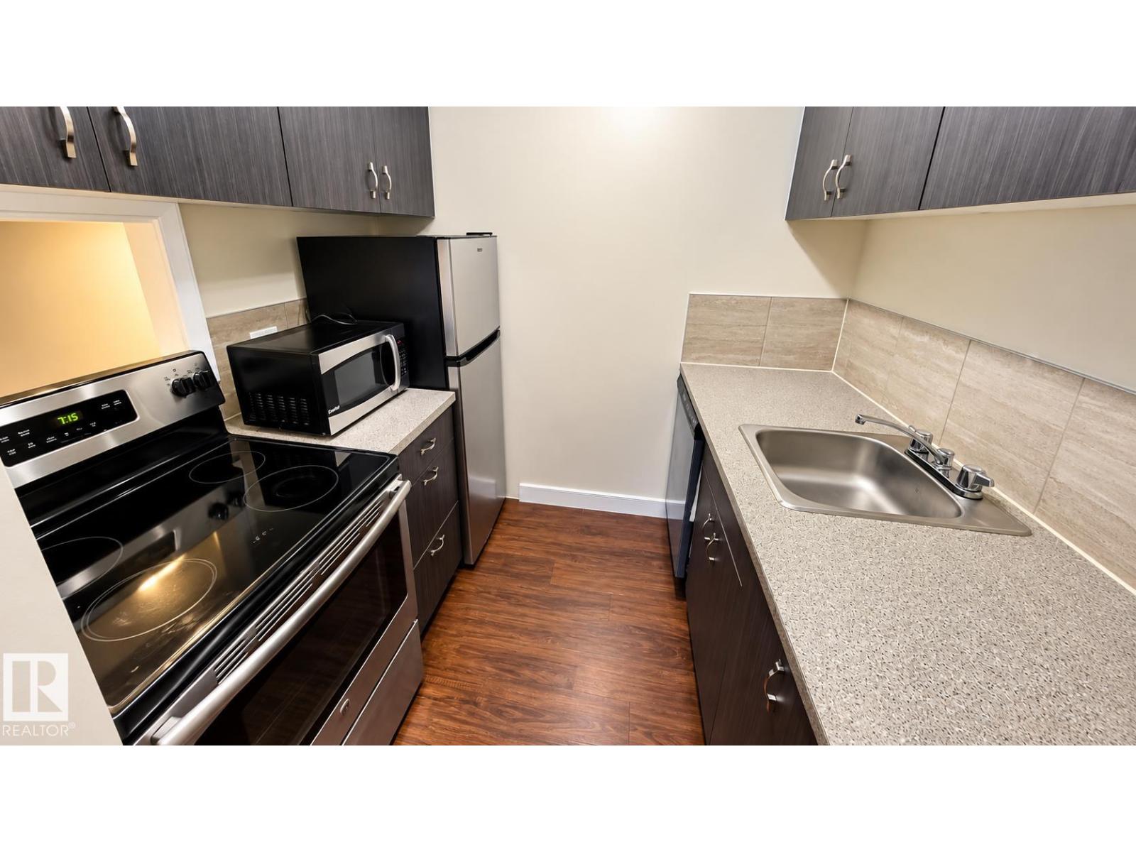 #1007 10140 120 ST NW - Image 8