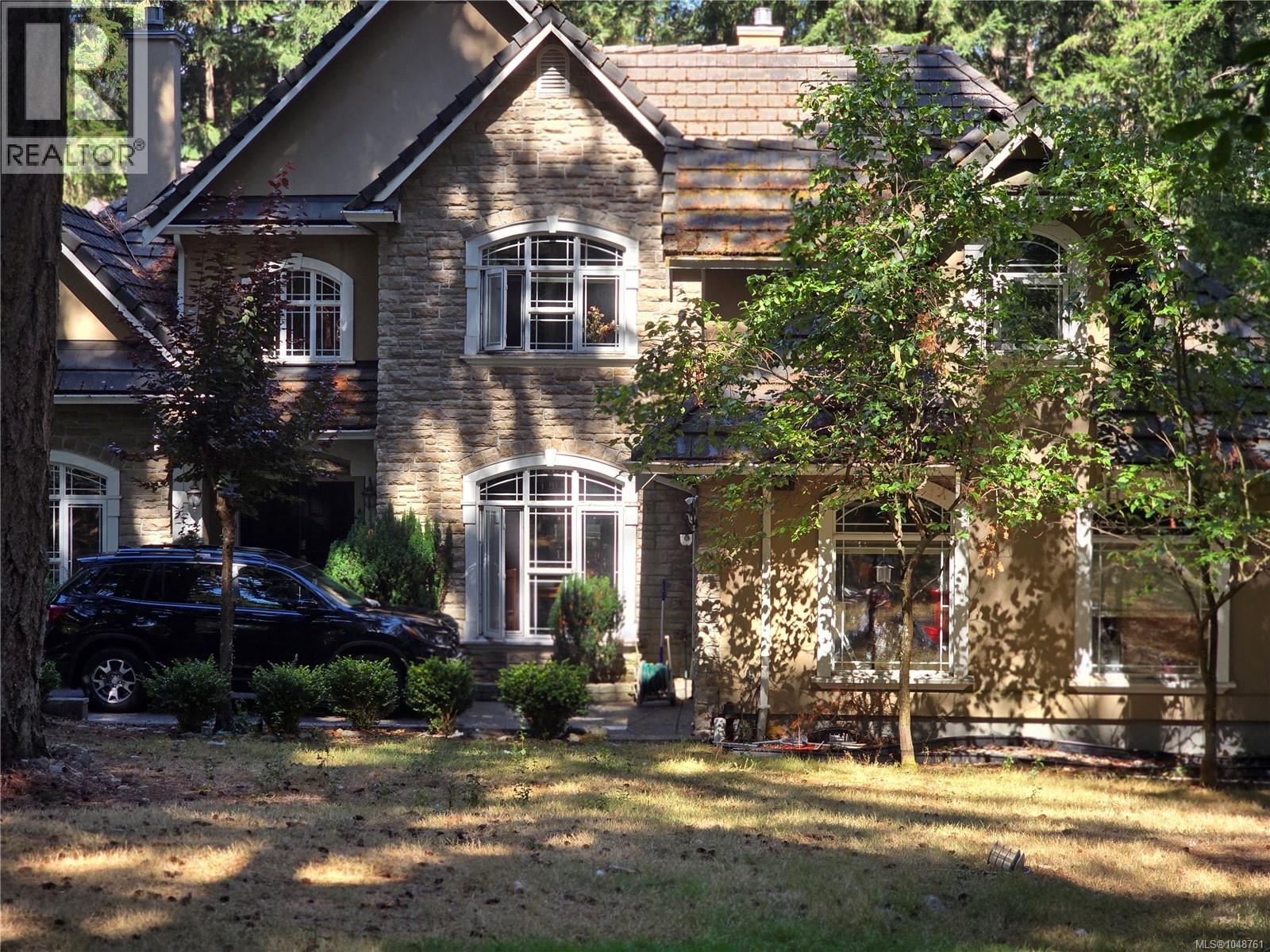 870 Falkirk Ave - 2