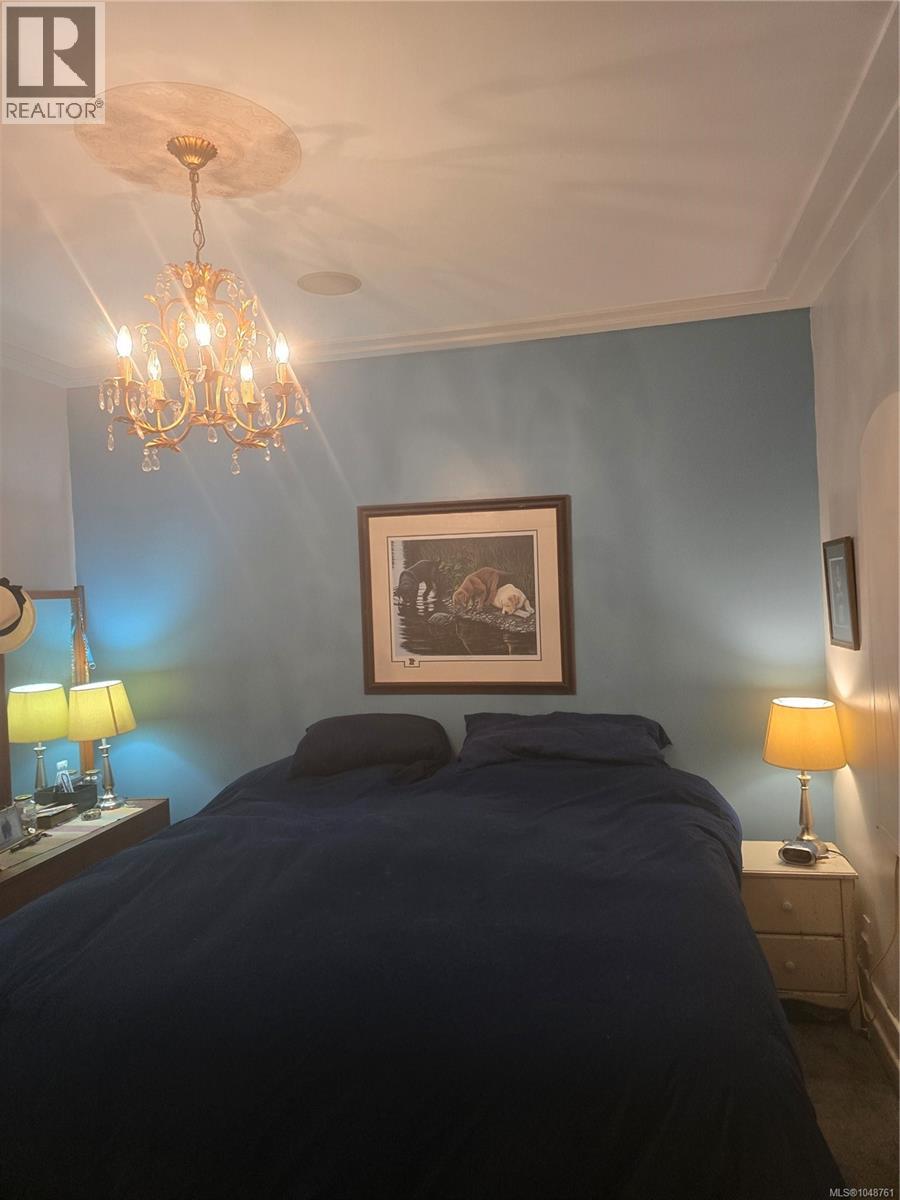870 Falkirk Ave - 38