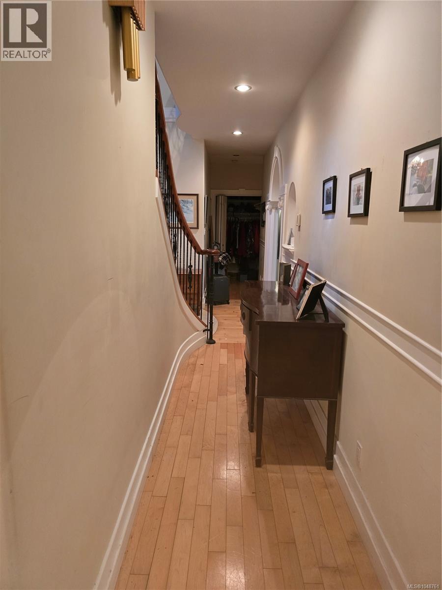 870 Falkirk Ave - 21