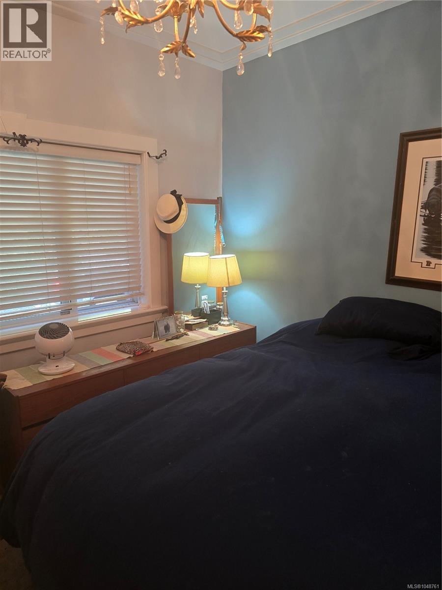870 Falkirk Ave - 39