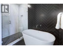 3337 41 Street SW - photo 16