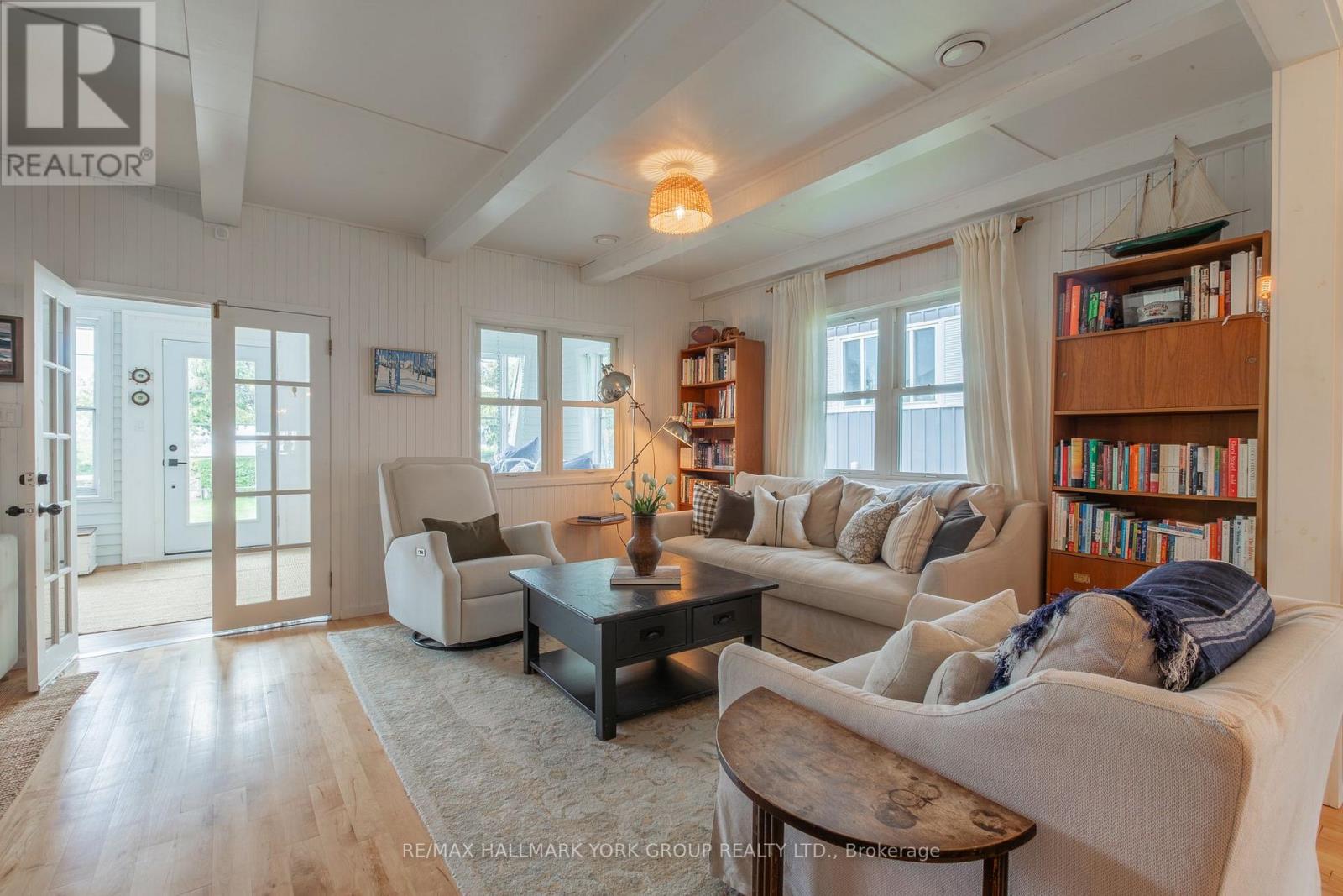 913 LAKE DRIVE N - 12