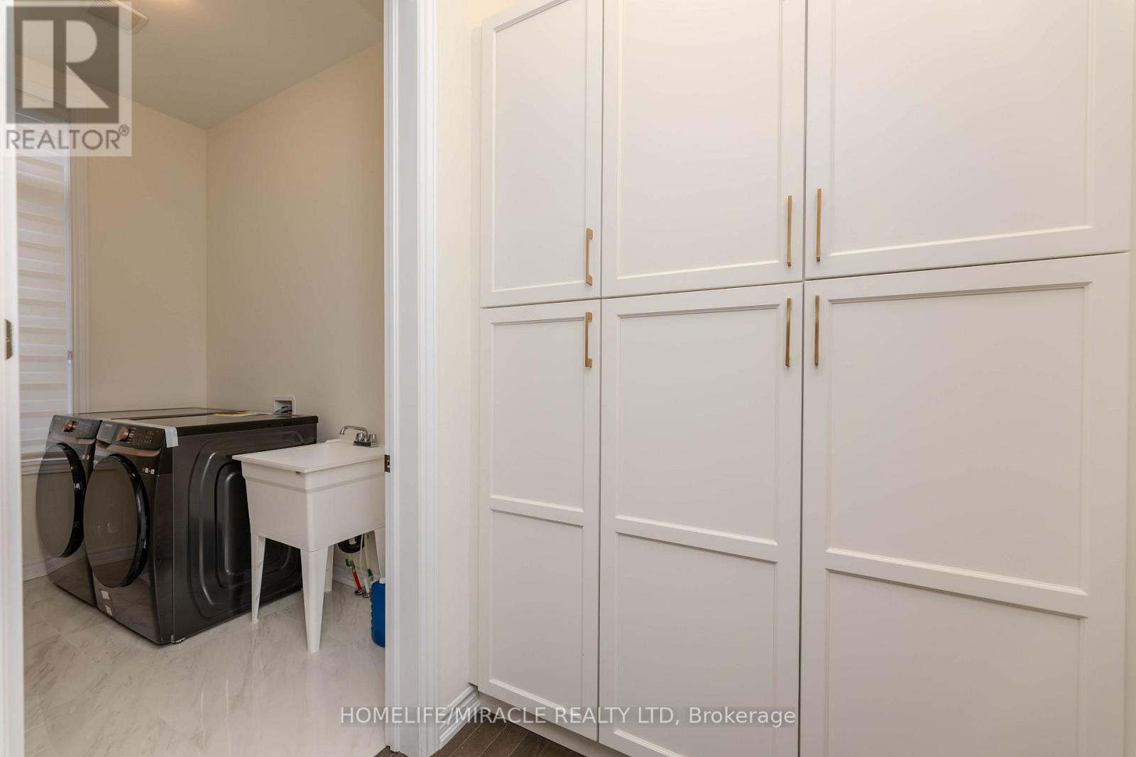 89 HALLDORSON AVENUE - 20