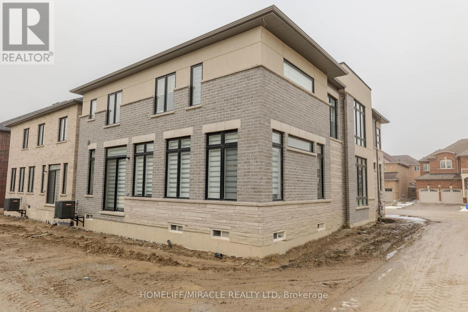 89 HALLDORSON AVENUE - 39