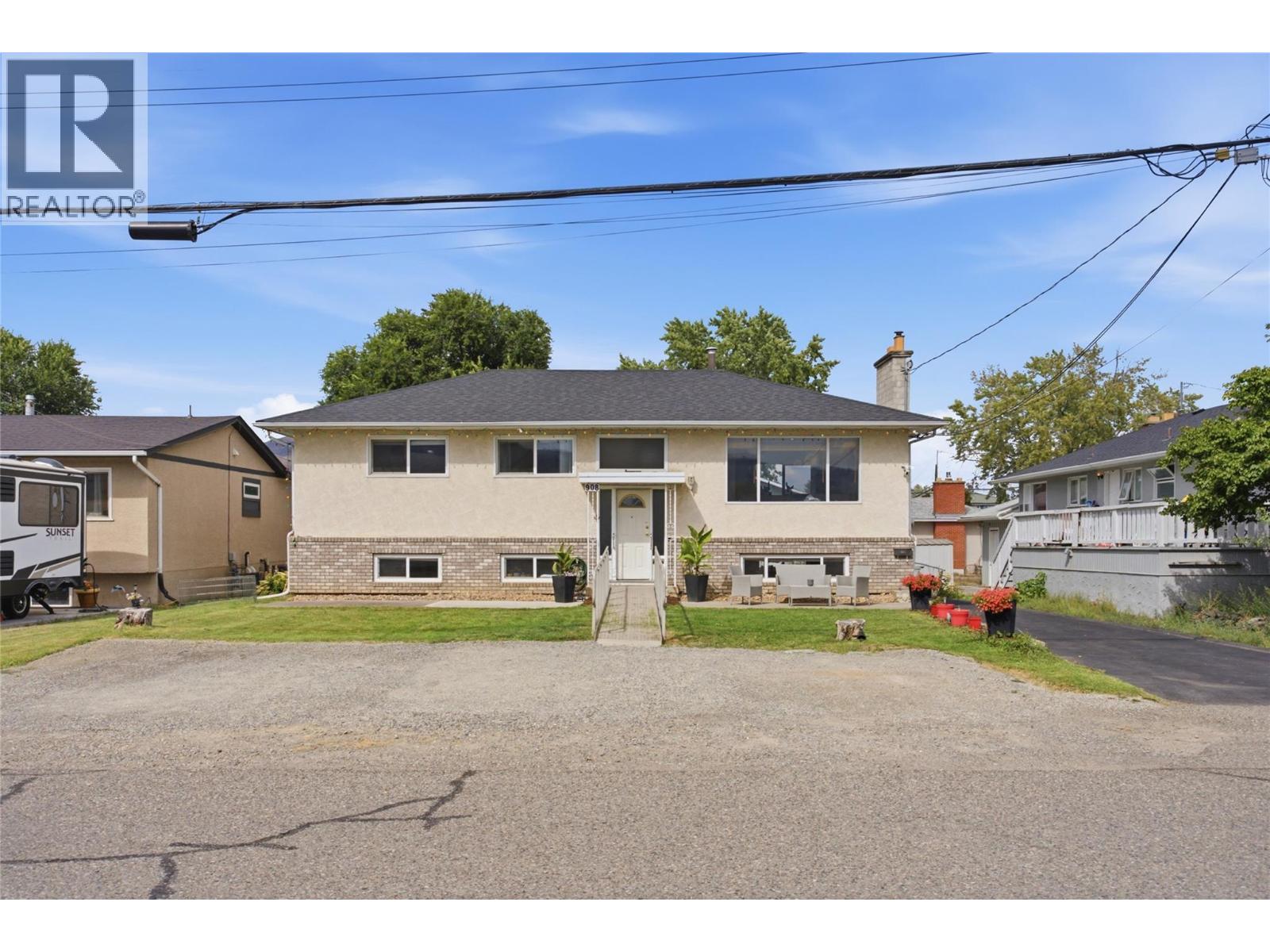 908 RENFREW Avenue - 1