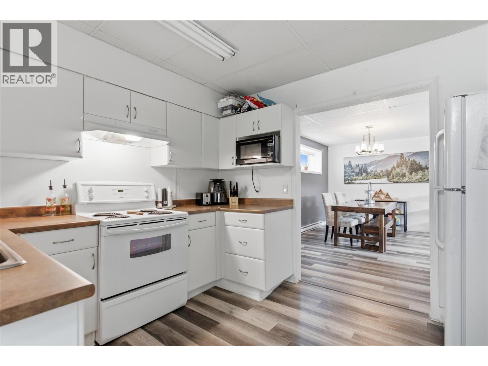 908 RENFREW Avenue - Image 33