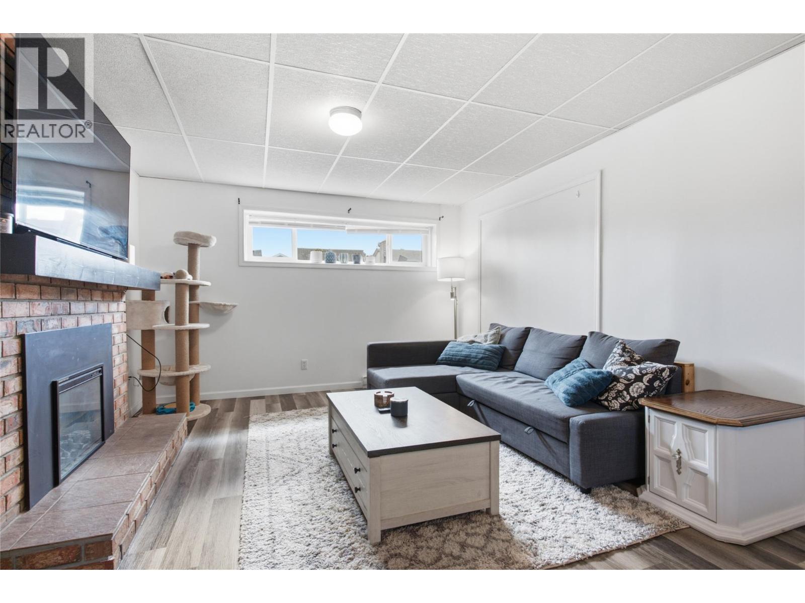 908 RENFREW Avenue - Image 35