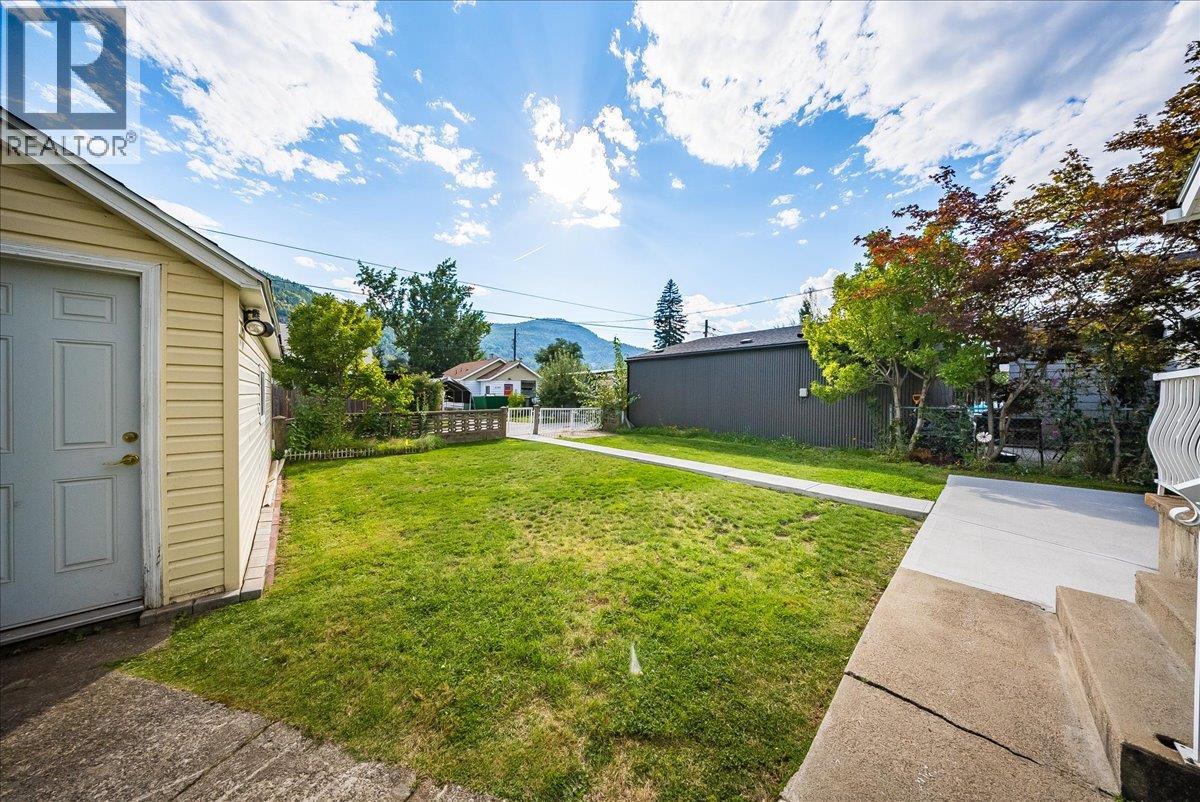 2154 Sixth Avenue - Image 30
