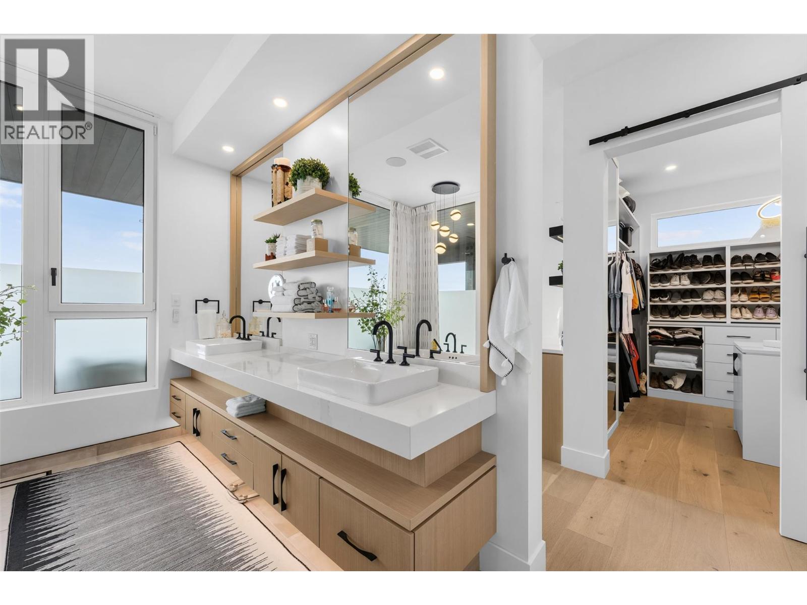9857 Beacon Hill Drive, Lake Country - Image 1