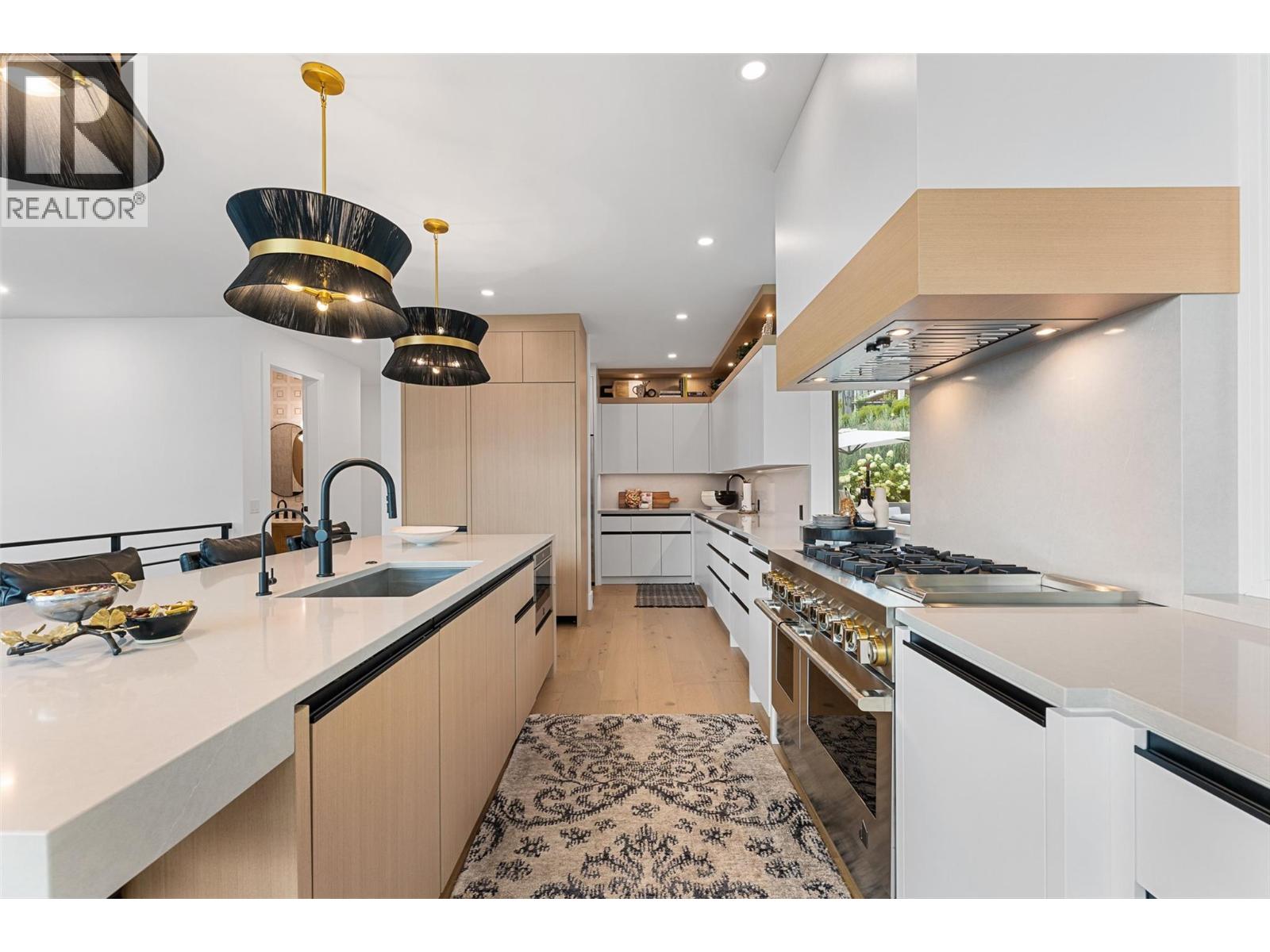 9857 Beacon Hill Drive, Lake Country - Image 1