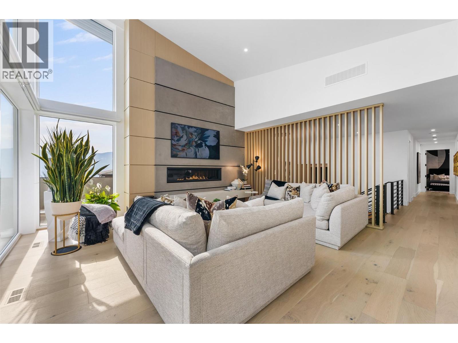 9857 Beacon Hill Drive, Lake Country - Image 1
