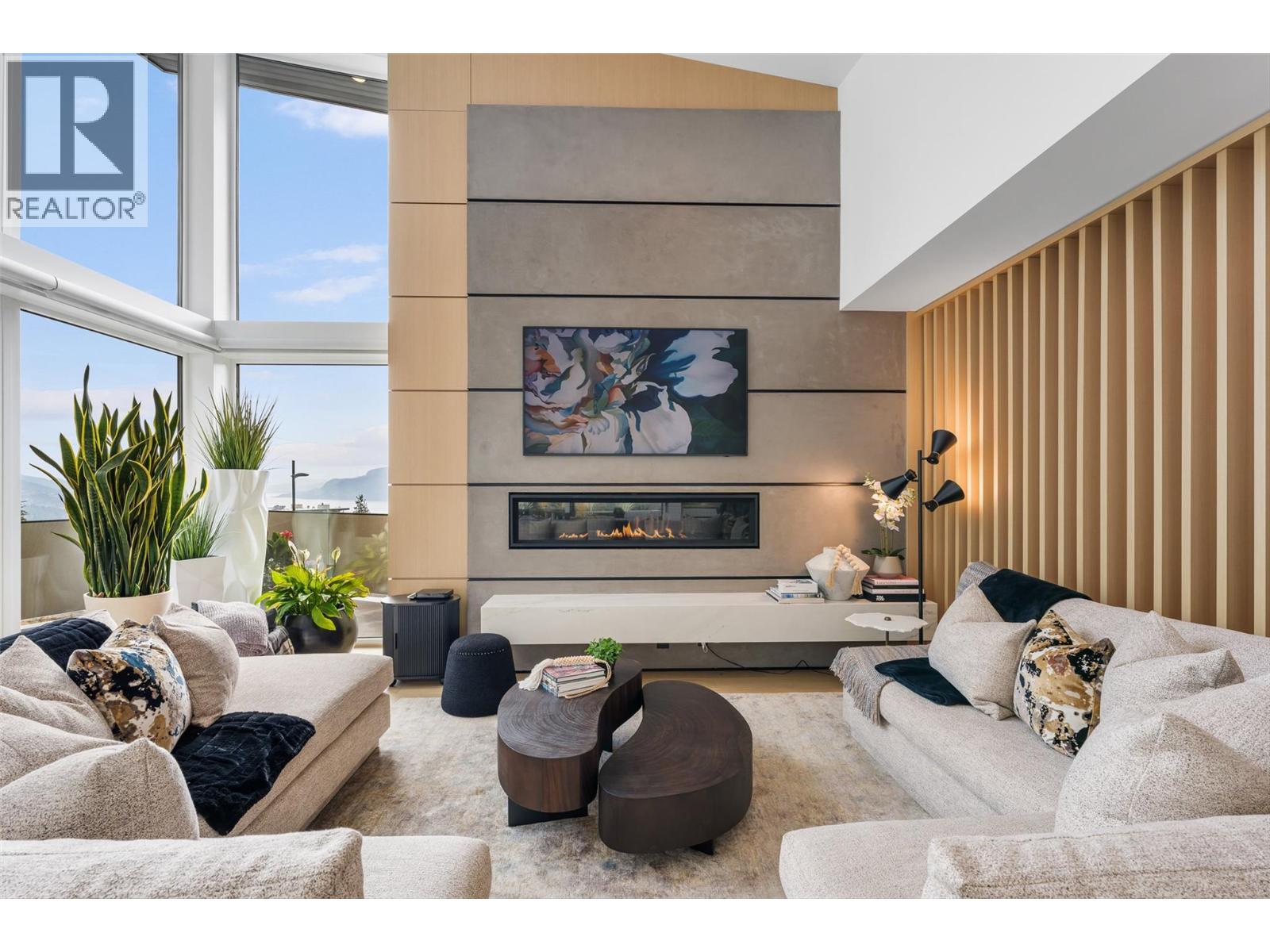 9857 Beacon Hill Drive, Lake Country - Image 1