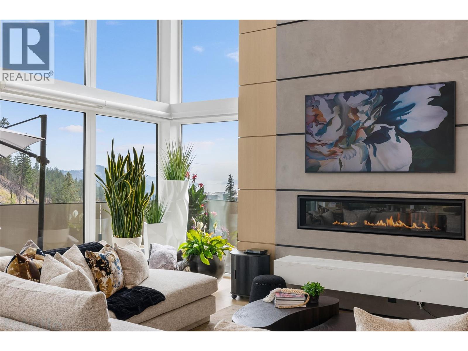 9857 Beacon Hill Drive, Lake Country - Image 1