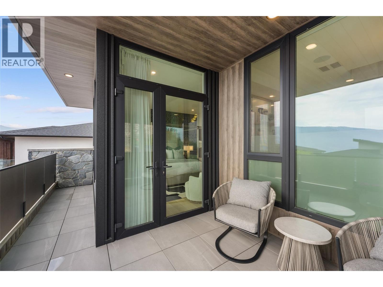 9857 Beacon Hill Drive, Lake Country - Image 1