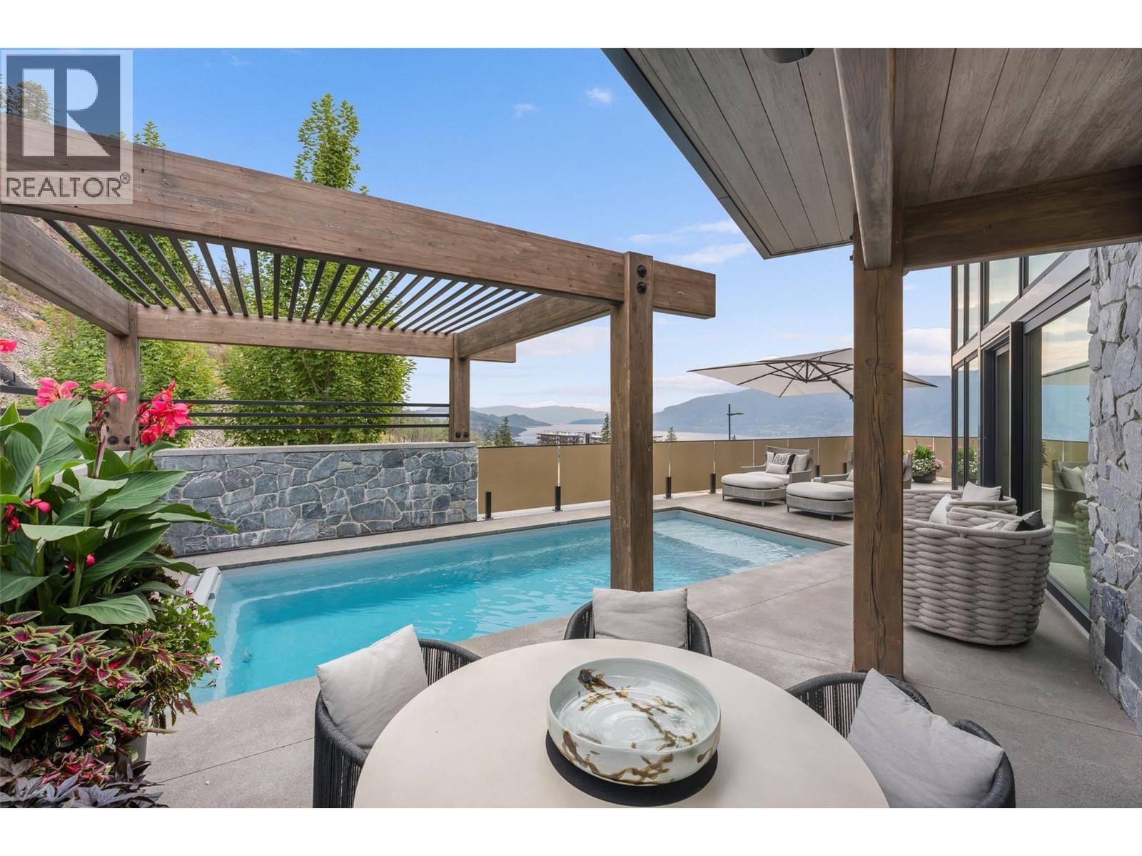 9857 Beacon Hill Drive, Lake Country - Image 1